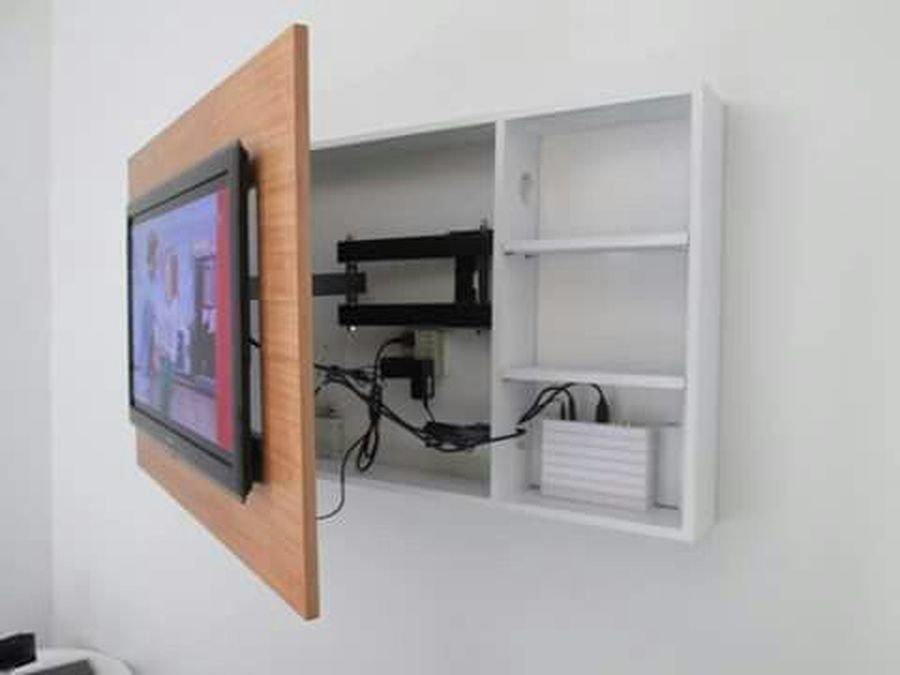 Шкаф с поворотным кронштейном для телевизора внутри