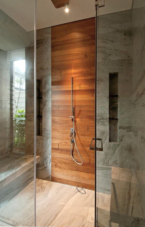 Древесные теплые декоры в дизайне ванной комнаты
