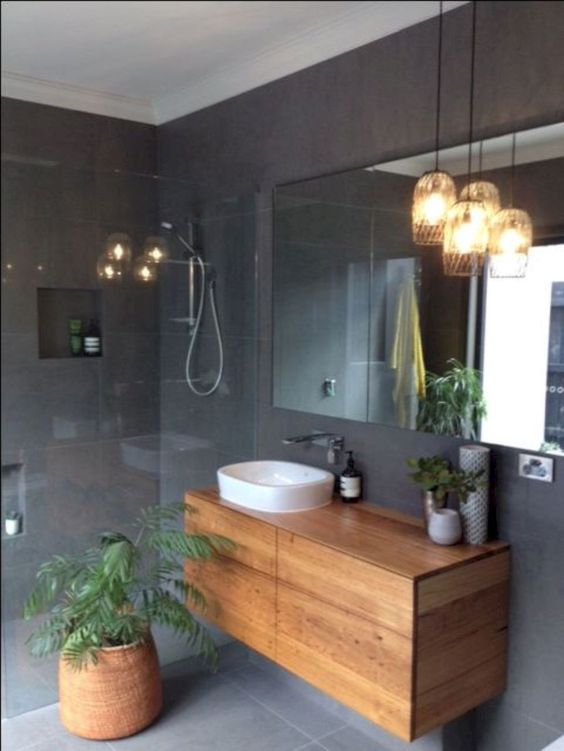 Серый цвет и мебель древесного декора в дизайне ванной комнаты