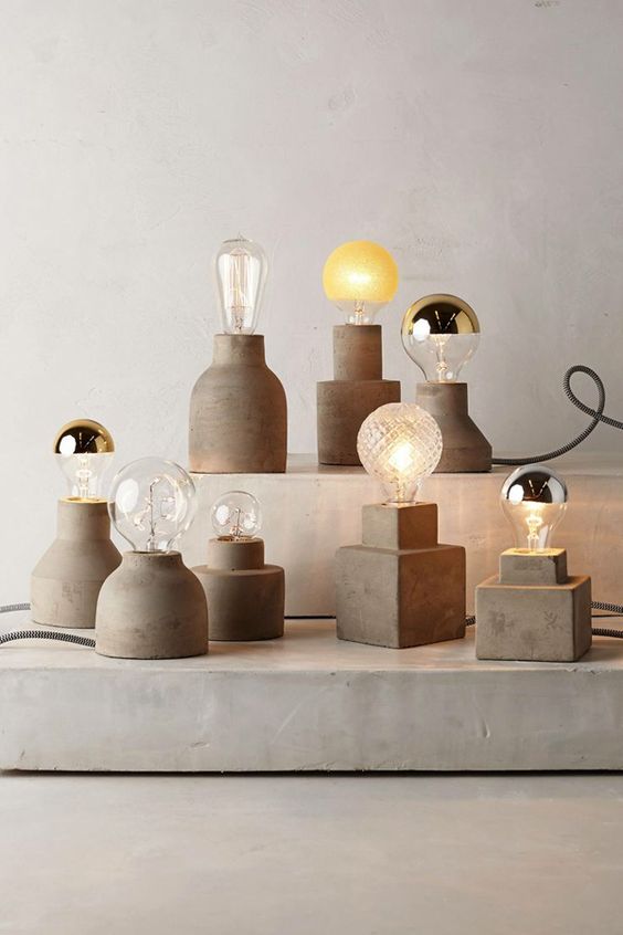 Различные модели цементных ламп, которые получаются в зависимости от использования различных форм 